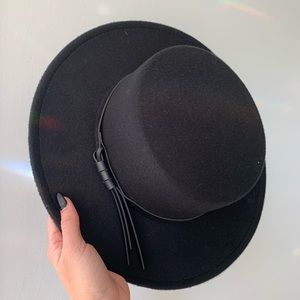 Windsor Store Black Hat